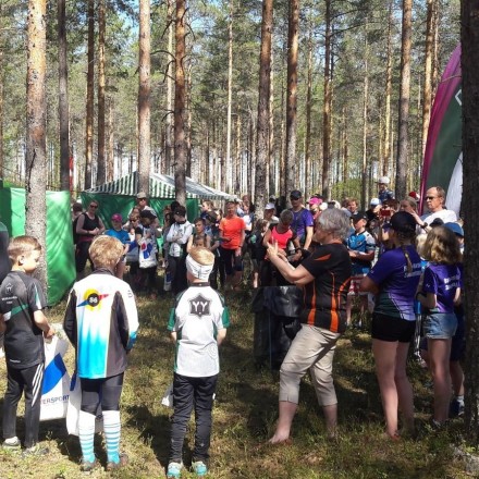 Rakas-rastien palkintojen jakoa